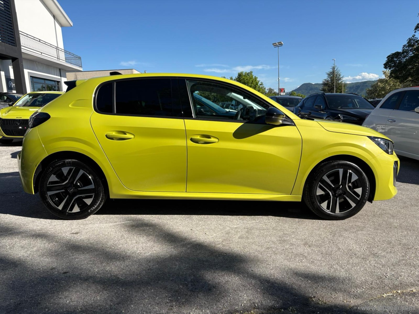 Peugeot 208 - foto 8